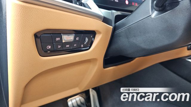 BMW 3-Series 320i