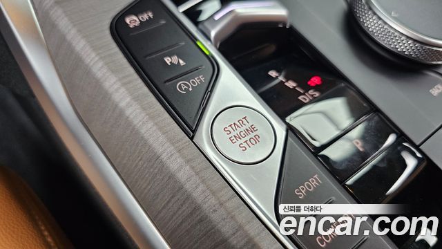BMW 3-Series 320i