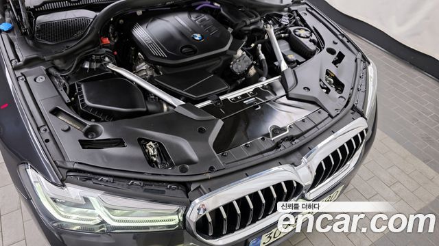 BMW 5-Series 523d Luxury