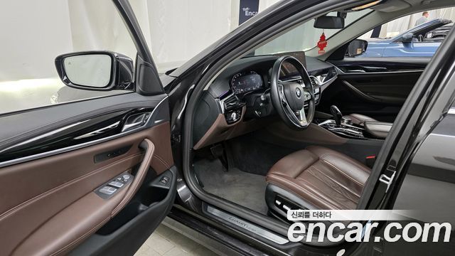 BMW 5-Series 523d Luxury