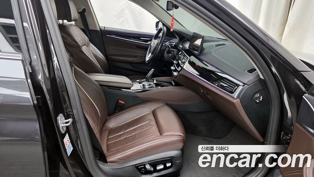 BMW 5-Series 523d Luxury