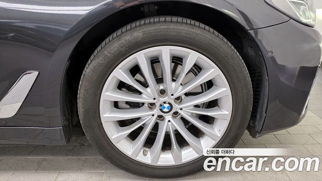 BMW 5-Series 523d Luxury