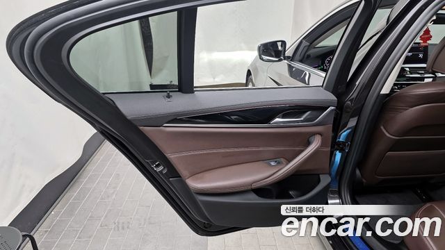 BMW 5-Series 523d Luxury