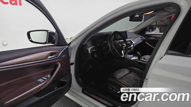 BMW 5-Series 520d Luxury Plus
