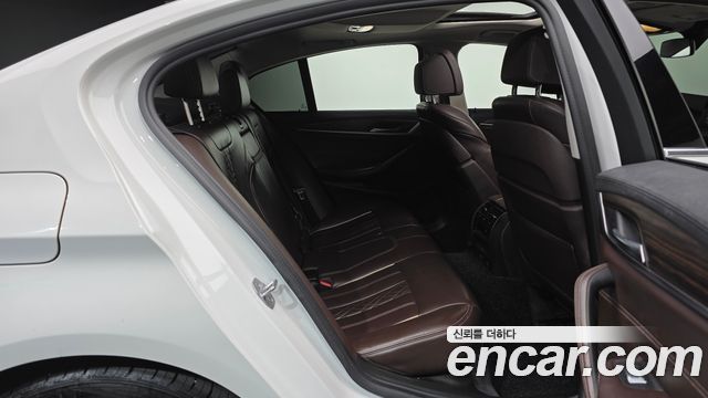 BMW 5-Series 520d Luxury Plus