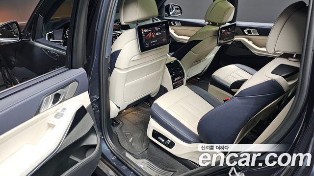 BMW X7 M50i 6STR