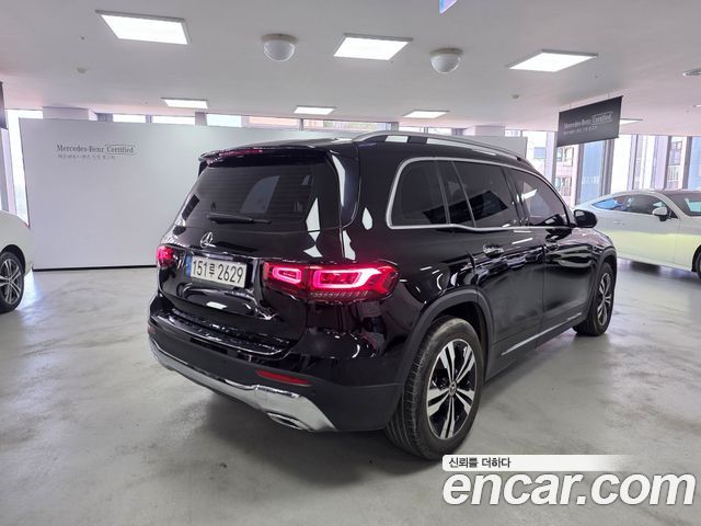 Mercedes-Benz GLB-Class GLB220