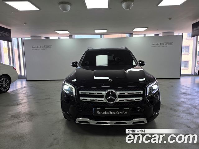 Mercedes-Benz GLB-Class GLB220