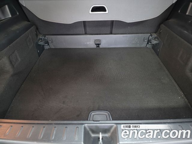 Mercedes-Benz GLB-Class GLB220
