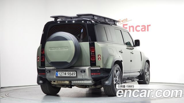 Land Rover Defender 110 D250 X-Dynamic SE