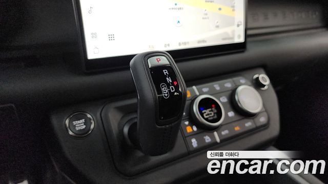 Land Rover Defender 110 D250 X-Dynamic SE