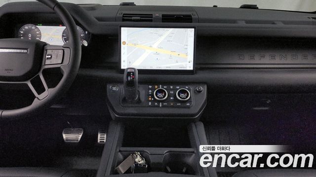 Land Rover Defender 110 D250 X-Dynamic SE