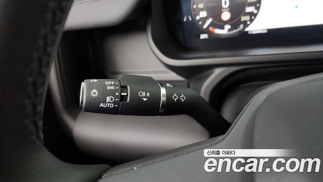 Land Rover Defender 110 D250 X-Dynamic SE