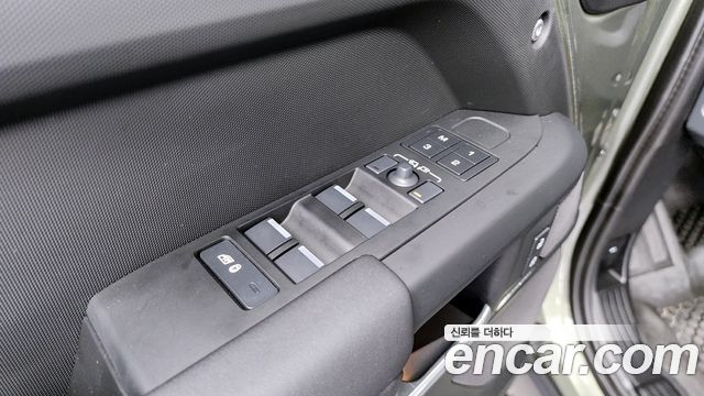 Land Rover Defender 110 D250 X-Dynamic SE