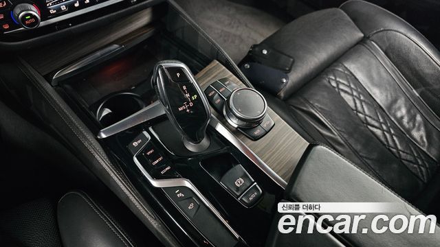 BMW 5-Series 530i xDrive M Sport Package Plus