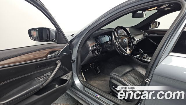 BMW 5-Series 530i xDrive M Sport Package Plus