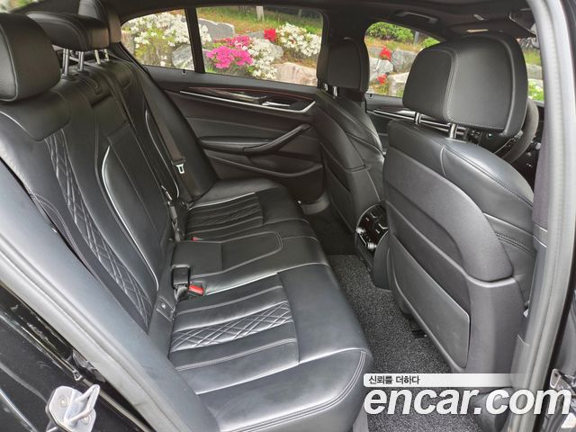BMW 5-Series 530i M Sport Package Plus