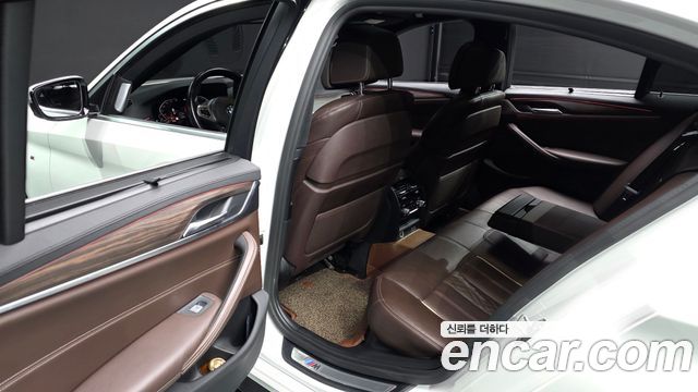 BMW 5-Series 530i xDrive M Sport Package Plus