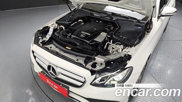 Mercedes-Benz E-Class E300 Avantgarde