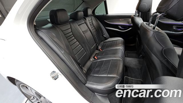 Mercedes-Benz E-Class E300 Avantgarde