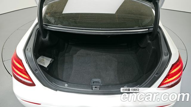 Mercedes-Benz E-Class E300 Avantgarde