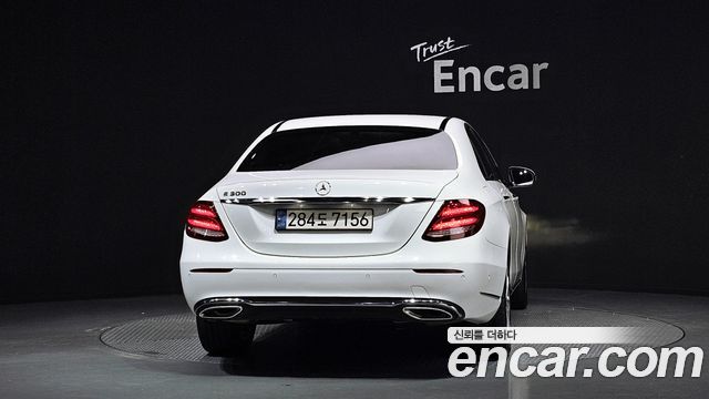 Mercedes-Benz E-Class E300 Exclusive