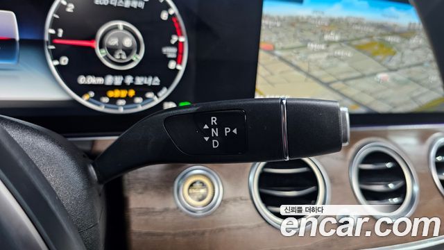 Mercedes-Benz E-Class E300 Exclusive