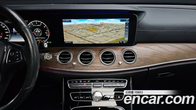 Mercedes-Benz E-Class E300 Exclusive
