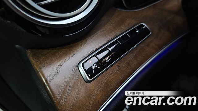 Mercedes-Benz E-Class E300 Exclusive