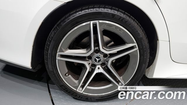 Mercedes-Benz CLS-Class CLS300d AMG Line