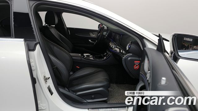 Mercedes-Benz CLS-Class CLS300d AMG Line