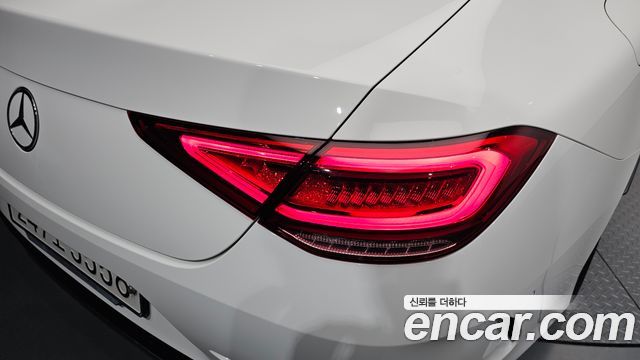 Mercedes-Benz CLS-Class CLS300d AMG Line
