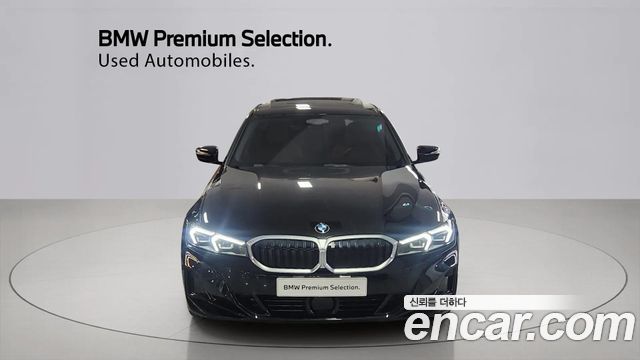 BMW 3-Series 320i