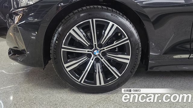 BMW 3-Series 320i