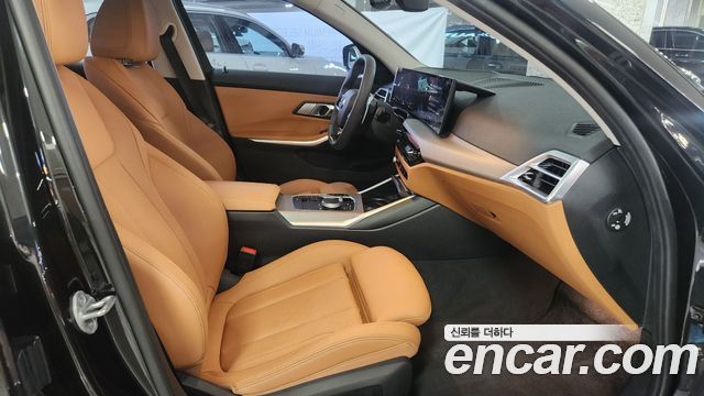 BMW 3-Series 320i
