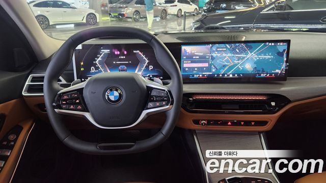 BMW 3-Series 320i