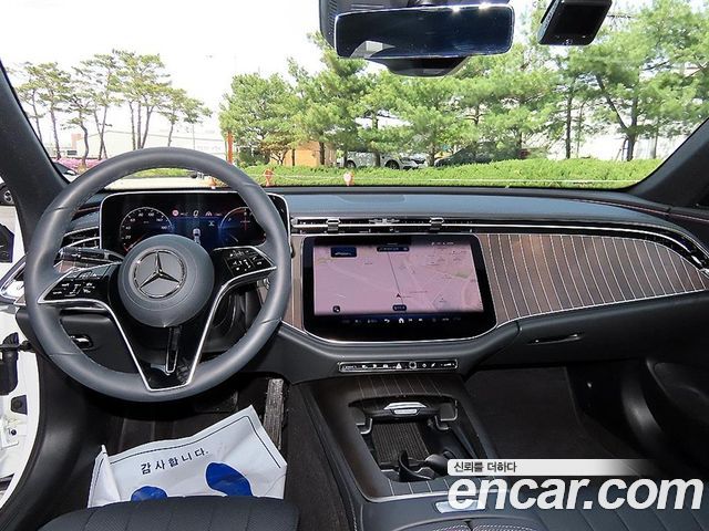Mercedes-Benz E-Class E350e 4MATIC