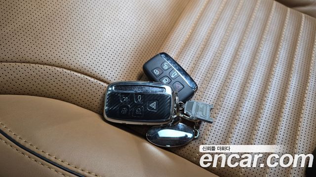 Land Rover Discovery 3.0 TD6 HSE Luxury