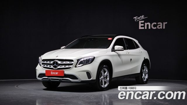 Mercedes-Benz GLA-Class GLA220