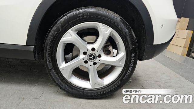 Mercedes-Benz GLA-Class GLA220