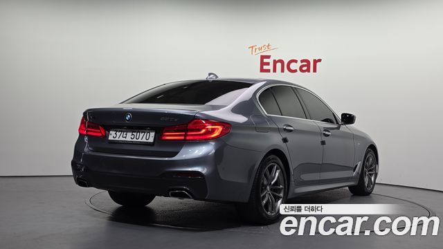 BMW 5-Series 520d xDrive M Sport Package