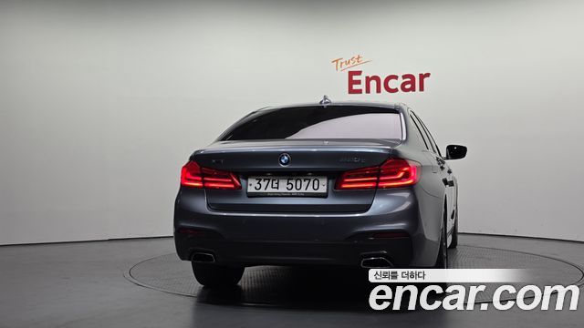 BMW 5-Series 520d xDrive M Sport Package