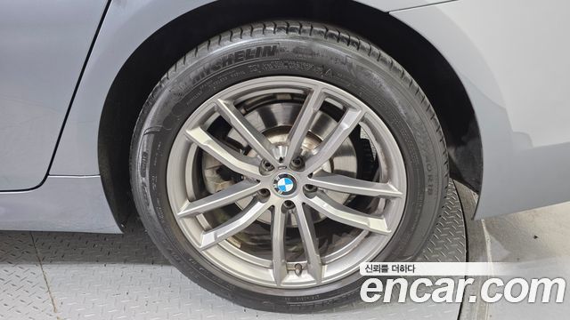 BMW 5-Series 520d xDrive M Sport Package