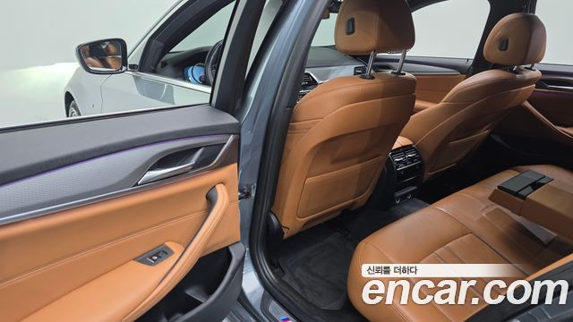 BMW 5-Series 520d xDrive M Sport Package