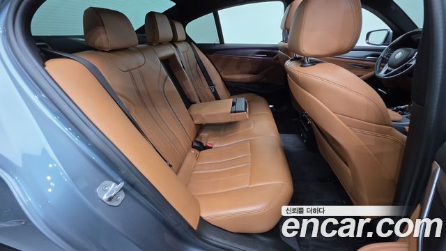 BMW 5-Series 520d xDrive M Sport Package