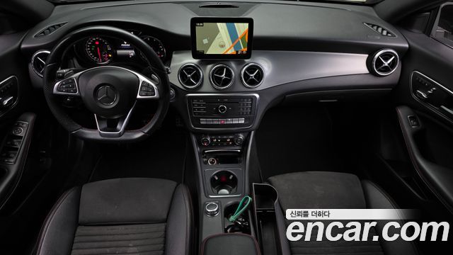 Mercedes-Benz CLA-Class CLA250 4MATIC AMG Line