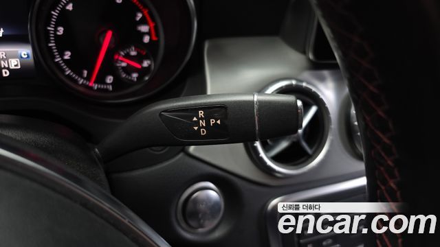 Mercedes-Benz CLA-Class CLA250 4MATIC AMG Line