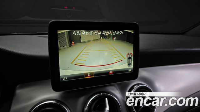 Mercedes-Benz CLA-Class CLA250 4MATIC AMG Line