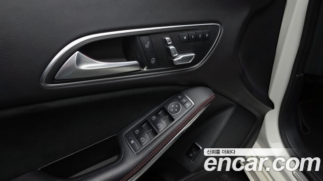 Mercedes-Benz CLA-Class CLA250 4MATIC AMG Line