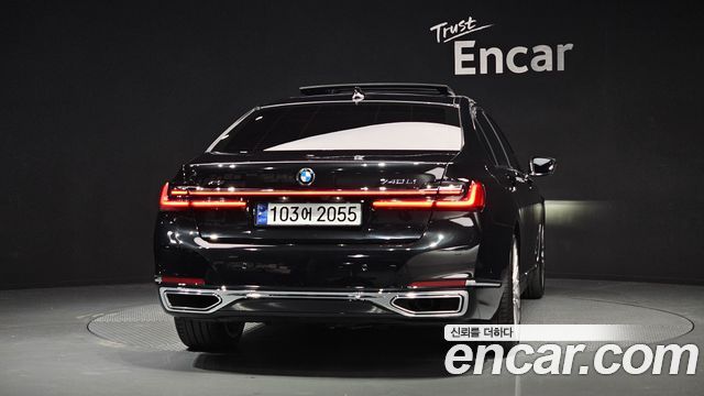 BMW 7-Series 740Li xDrive Design Pure Excellence